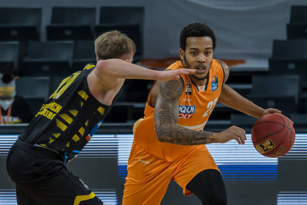 逆境中的韧 逆境中的韧